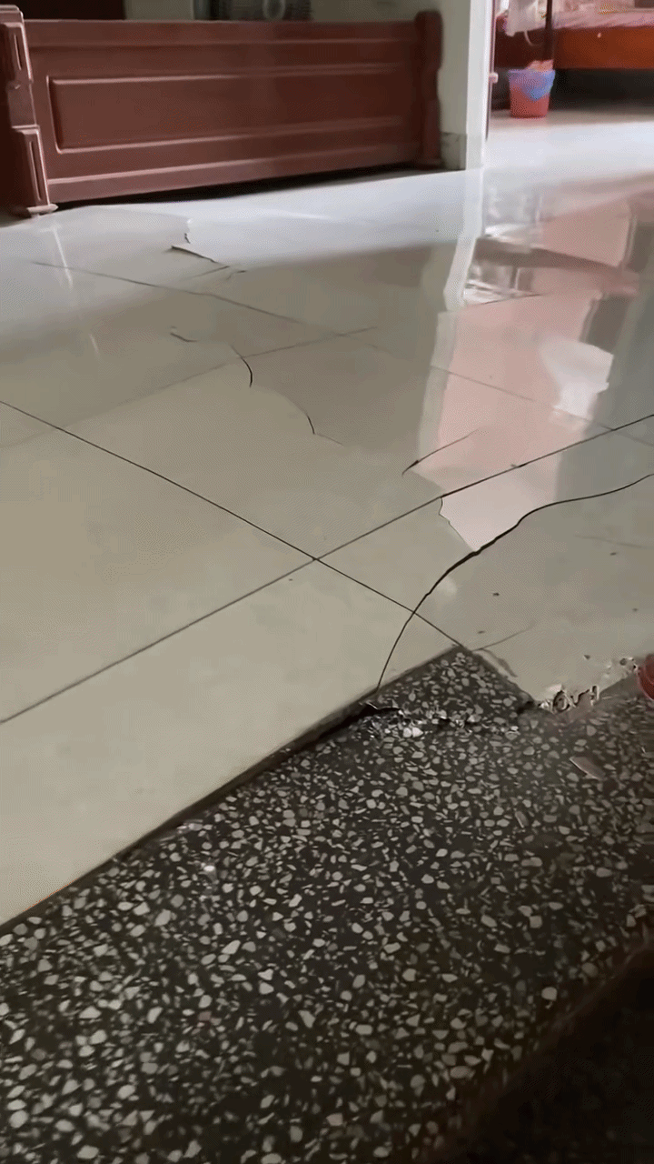 Lời khuyên cho những gia đình có gạch lát nền bị phồng rộp, nứt vỡ- Ảnh 2.