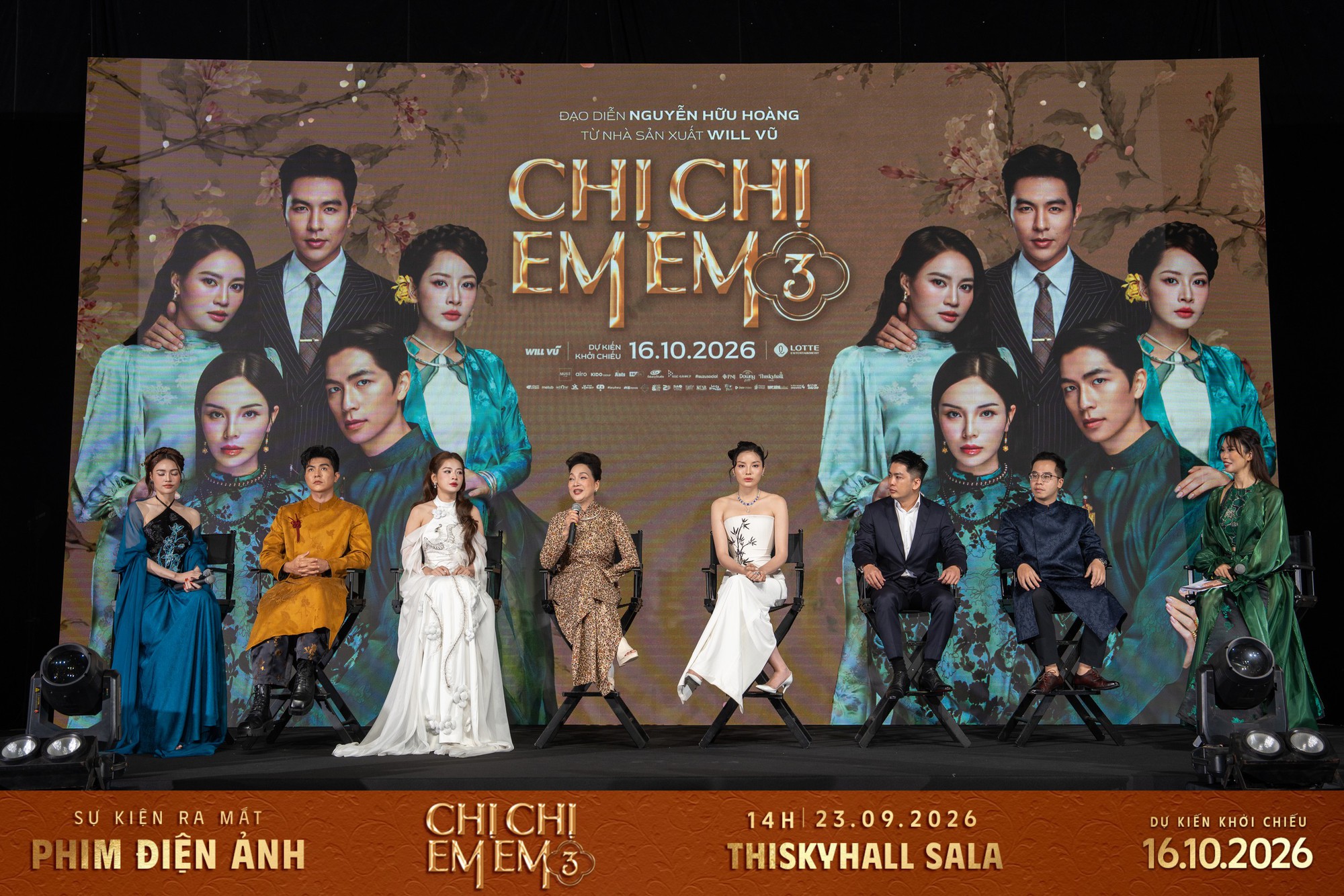 Bức ảnh khiến netizen không biết chọn ai, toàn mỹ nhân hàng đầu Việt Nam, có người từng lọt top 100 đẹp nhất thế giới - Ảnh 1.