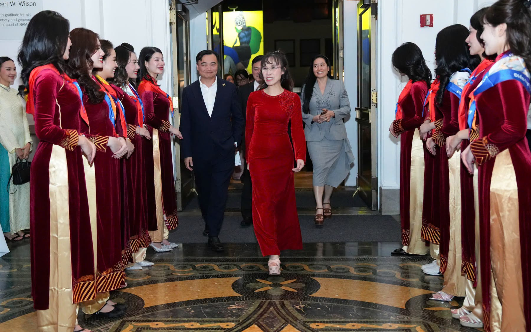 Hãng hàng không Vietjet của tỷ phú Nguyễn Thị Phương Thảo vừa thực hiện một chuyến bay đặc biệt tới New York