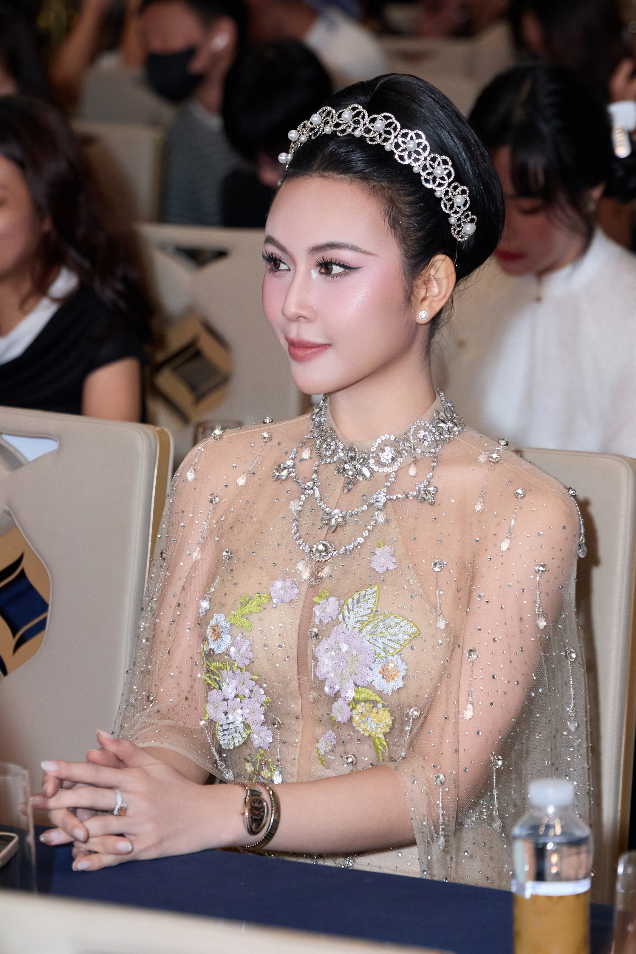 Hoa khôi sinh năm 1999 lần đầu đóng phim: Học riêng Kathy Uyên, áp lực khi diễn cùng Quốc Anh - Ảnh 3.