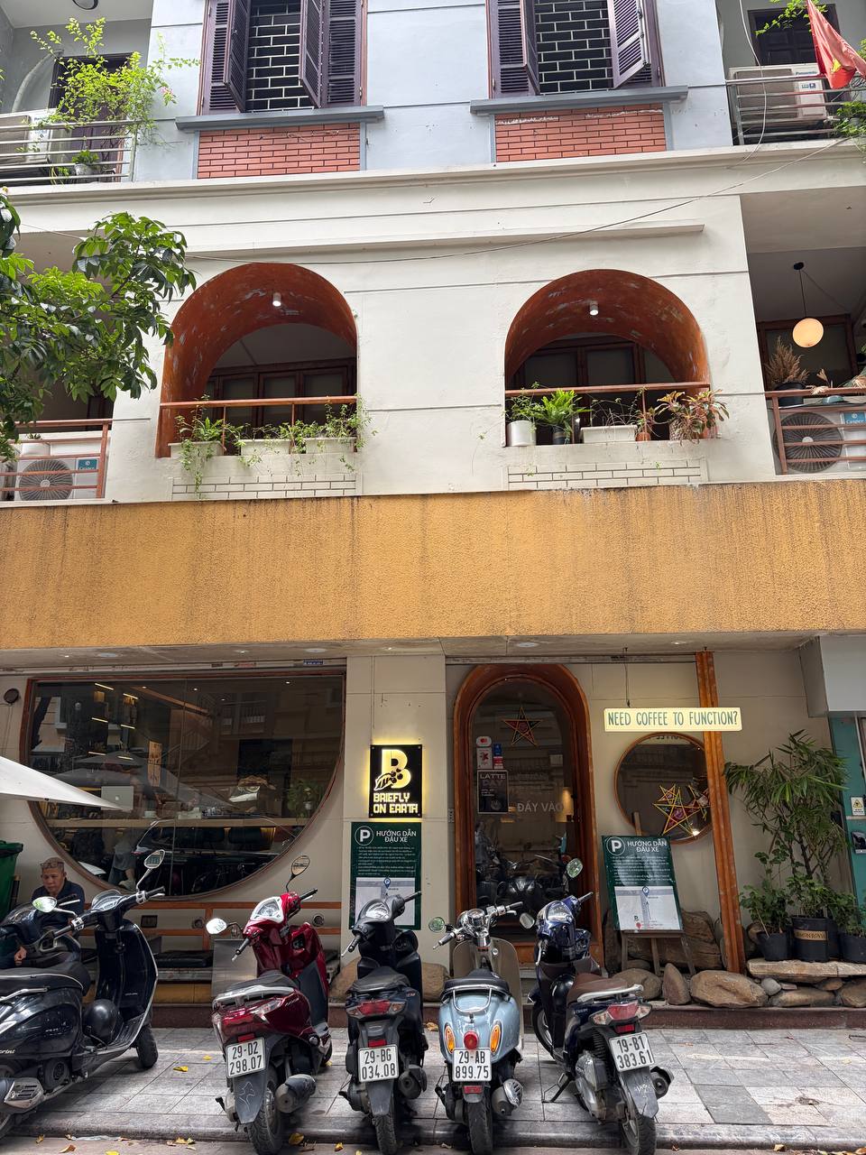 Đêm Trung thu: Hàng Mã chìm trong biển người, cấm xe 24/24, TP.HCM mưa vừa ngớt giới trẻ liền xuống đường- Ảnh 5. Đêm Trung thu: Hàng Mã chìm trong biển người, cấm xe 24/24, TP.HCM mưa vừa ngớt giới trẻ liền xuống đường- Ảnh 5.