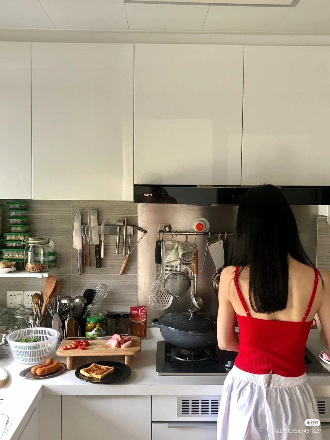 Chê vợ ăn bám nên đòi ly hôn, đến khi chồng mất việc cả nhà mới sốc vì sự thật- Ảnh 1.