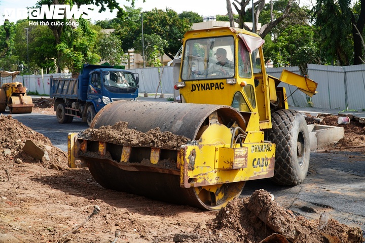 Tăng tốc thi công đường gần 1.000 tỷ ở trung tâm TP.HCM- Ảnh 2.