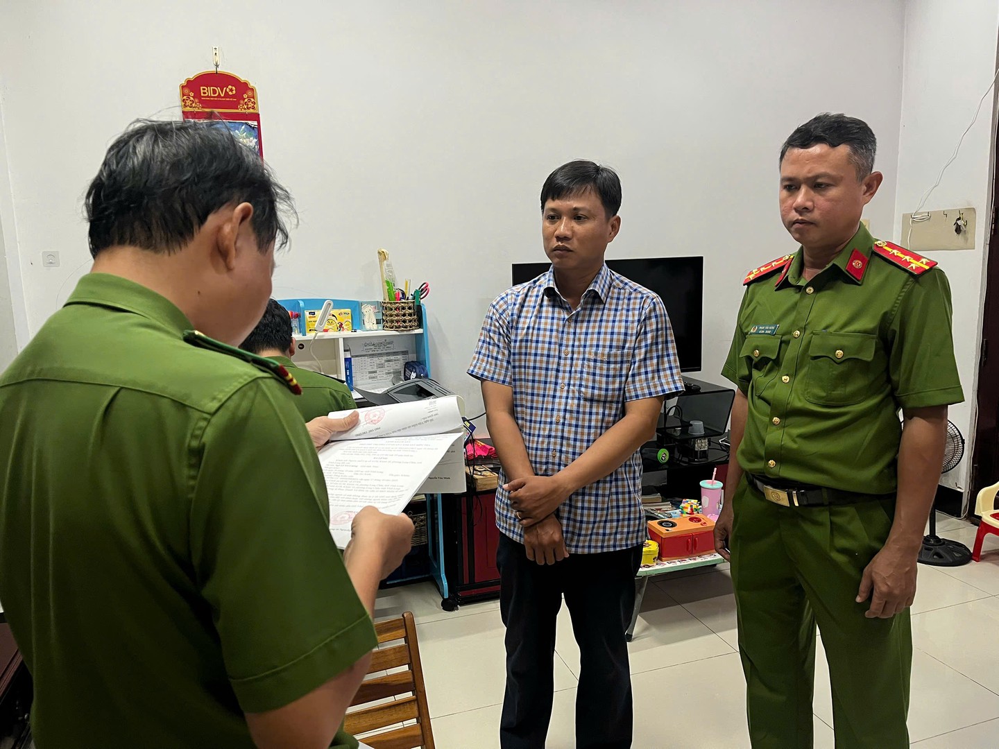 Khởi tố, bắt tạm giam cán bộ thuế, đăng kiểm viên, cán bộ kỹ thuật- Ảnh 1.