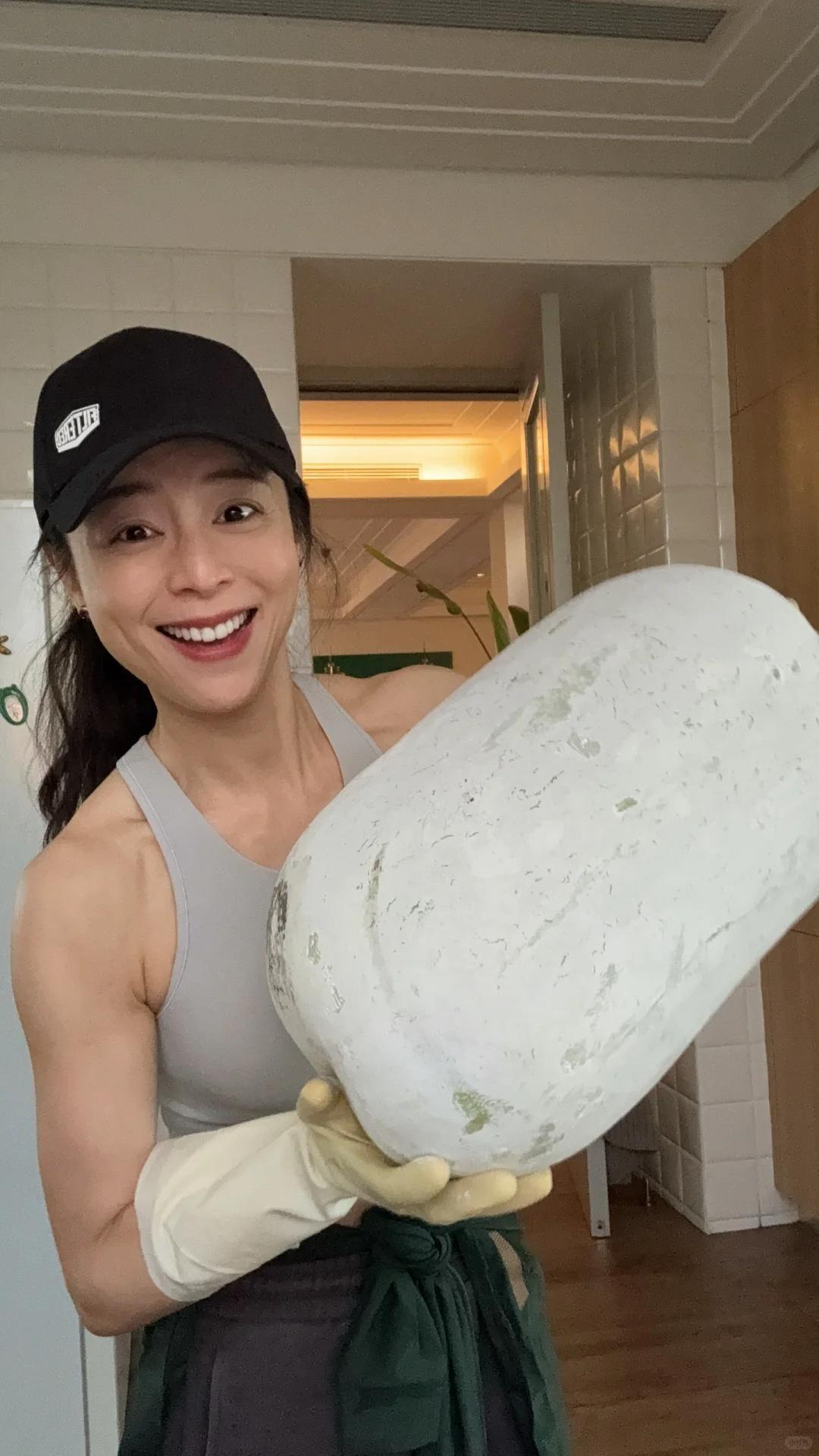 Nữ nghệ sĩ bỏ phố về quê: Đào đất, gieo hạt, bón phân, làm vườn như nông dân thực thụ - Ảnh 5.