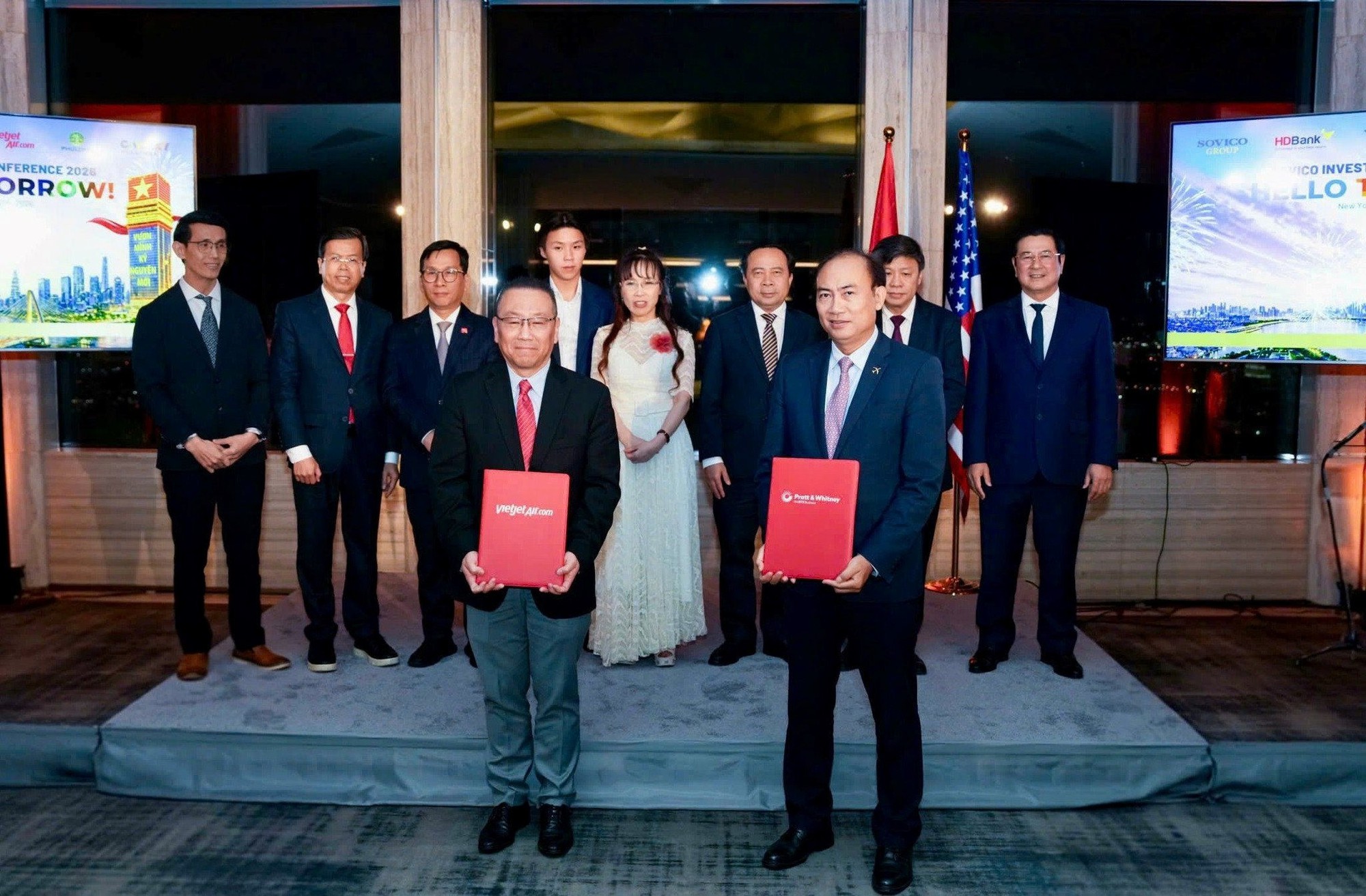 Một chuyến đi Mỹ của tiến sĩ giàu nhất Việt Nam: Ký kết 23 thỏa thuận, xuất hiện tại Sở Giao dịch Chứng khoán New York và chốt deal với tập đoàn của Elon Musk- Ảnh 4.