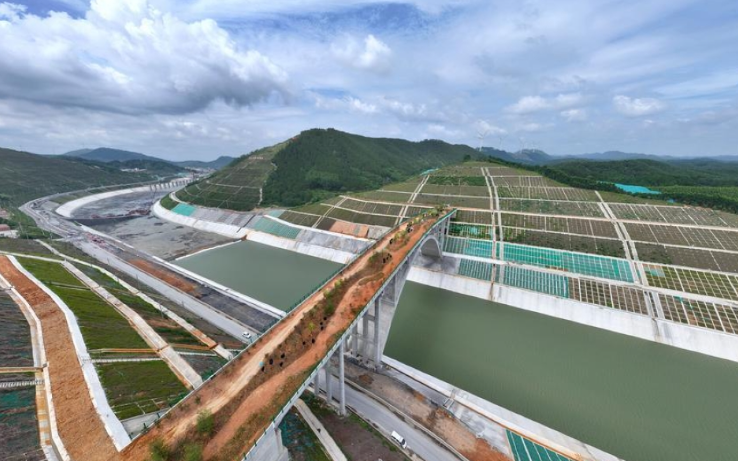 Phát hiện Trung Quốc đào 315 triệu m³ đất đá, vượt mực nước hơn 65m xây kênh đào: Tạo ra tuyến đường dài 134 km, mở đường cho trái cây lưu thông