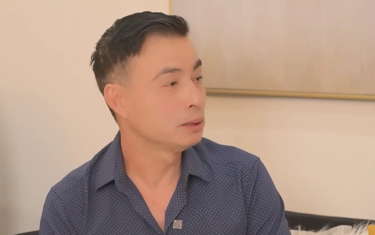 Nam ca sĩ quê Hà Nội sang Mỹ sống, U65 đi làm công nhân- Ảnh 1.