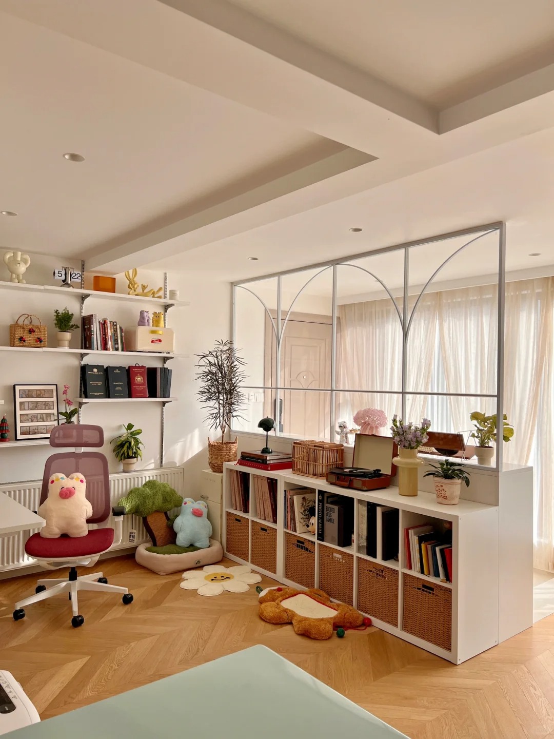 36 tuổi, độc thân và sống một mình trong căn hộ 150m²: Ngôi nhà khiến nhiều người nhận ra ở một mình vẫn có thể rất đủ đầy- Ảnh 5.