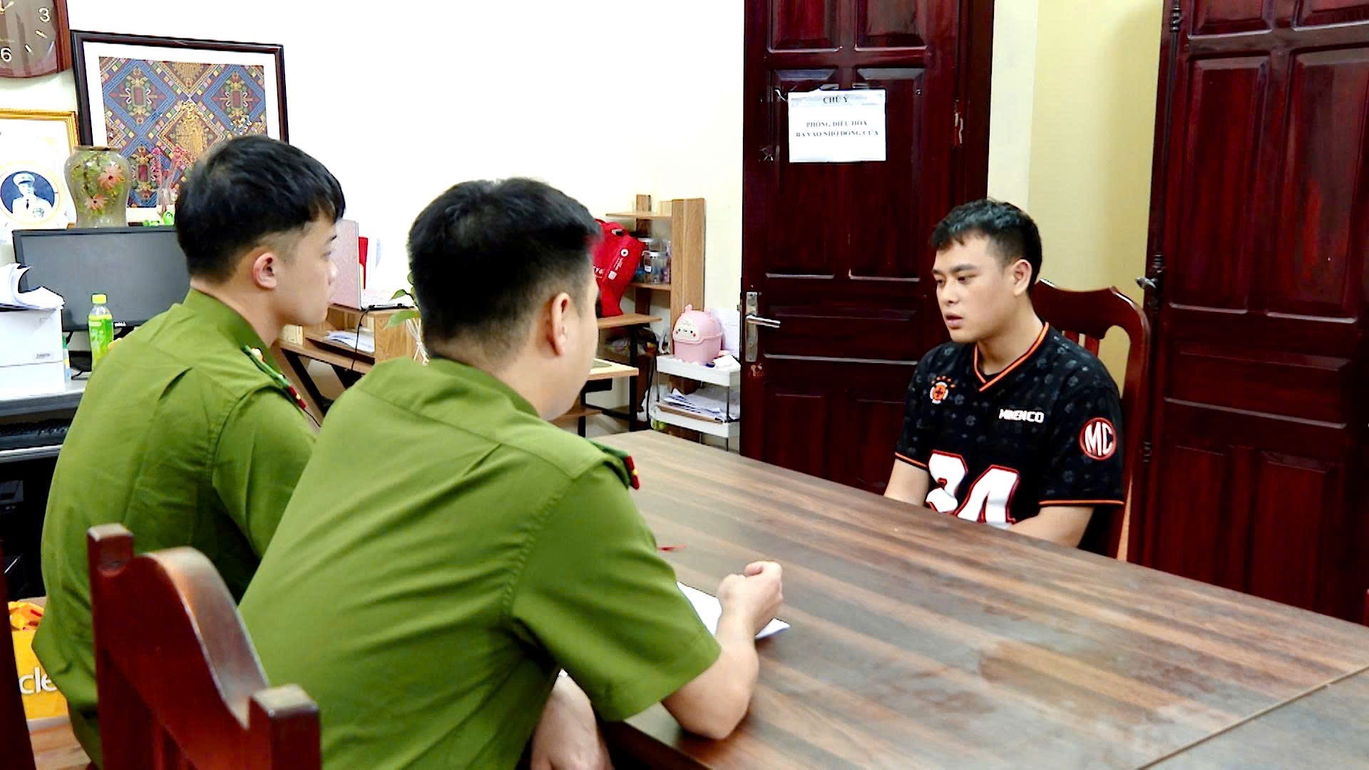 Công an điều tra loạt giao dịch chuyển khoản tổng 400 triệu đồng: Khởi tố Phạm Trang Nhung và 7 người khác- Ảnh 3.