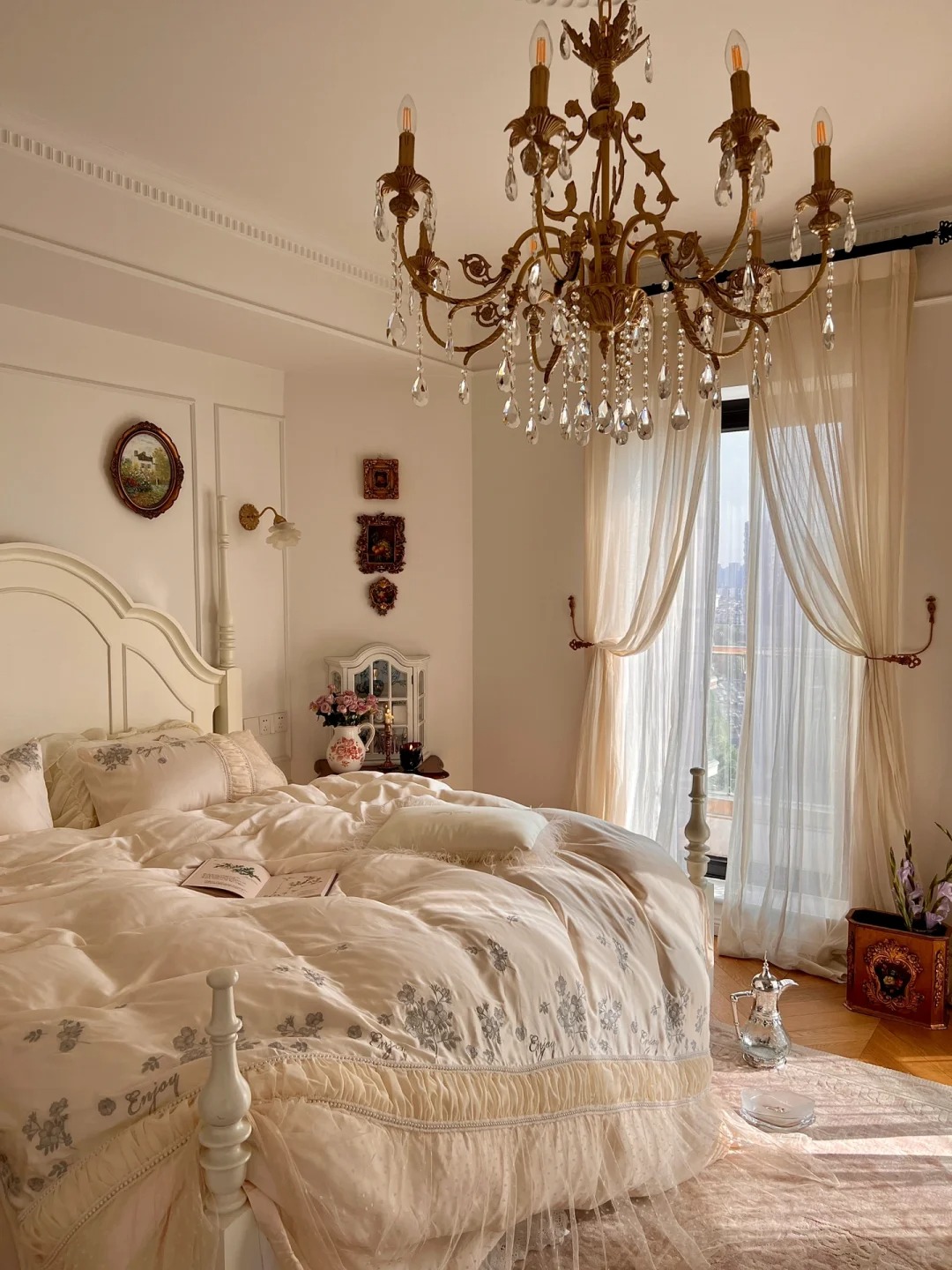 36 tuổi, độc thân và sống một mình trong căn hộ 150m²: Ngôi nhà khiến nhiều người nhận ra ở một mình vẫn có thể rất đủ đầy- Ảnh 22.