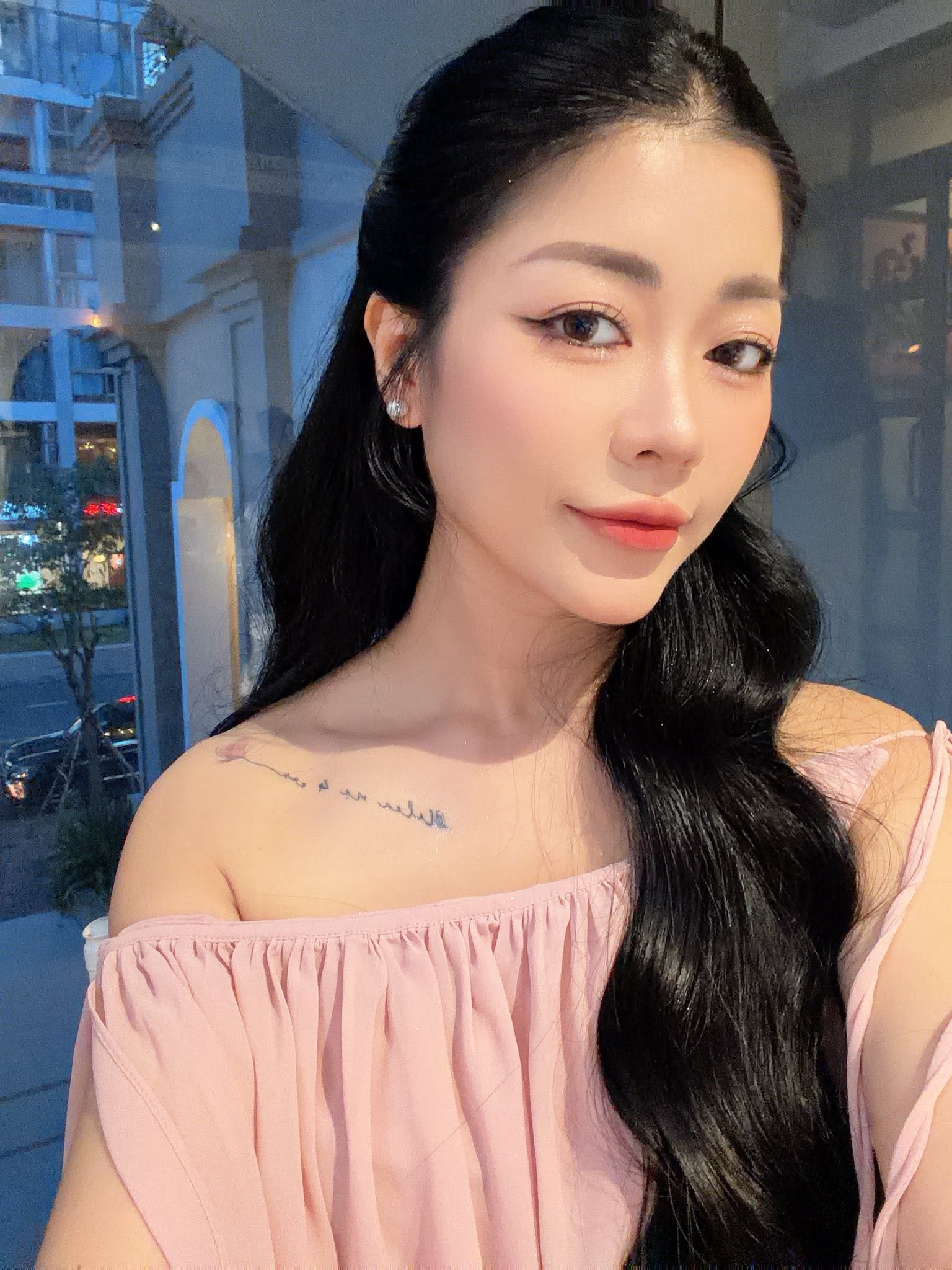Hotmom Helen Nguyễn tiết lộ bí quyết giữ vòng eo 60cm sau 4 lần sinh nở: Tuyệt đối không nhịn ăn, tập kháng lực để giảm cân - Ảnh 1.