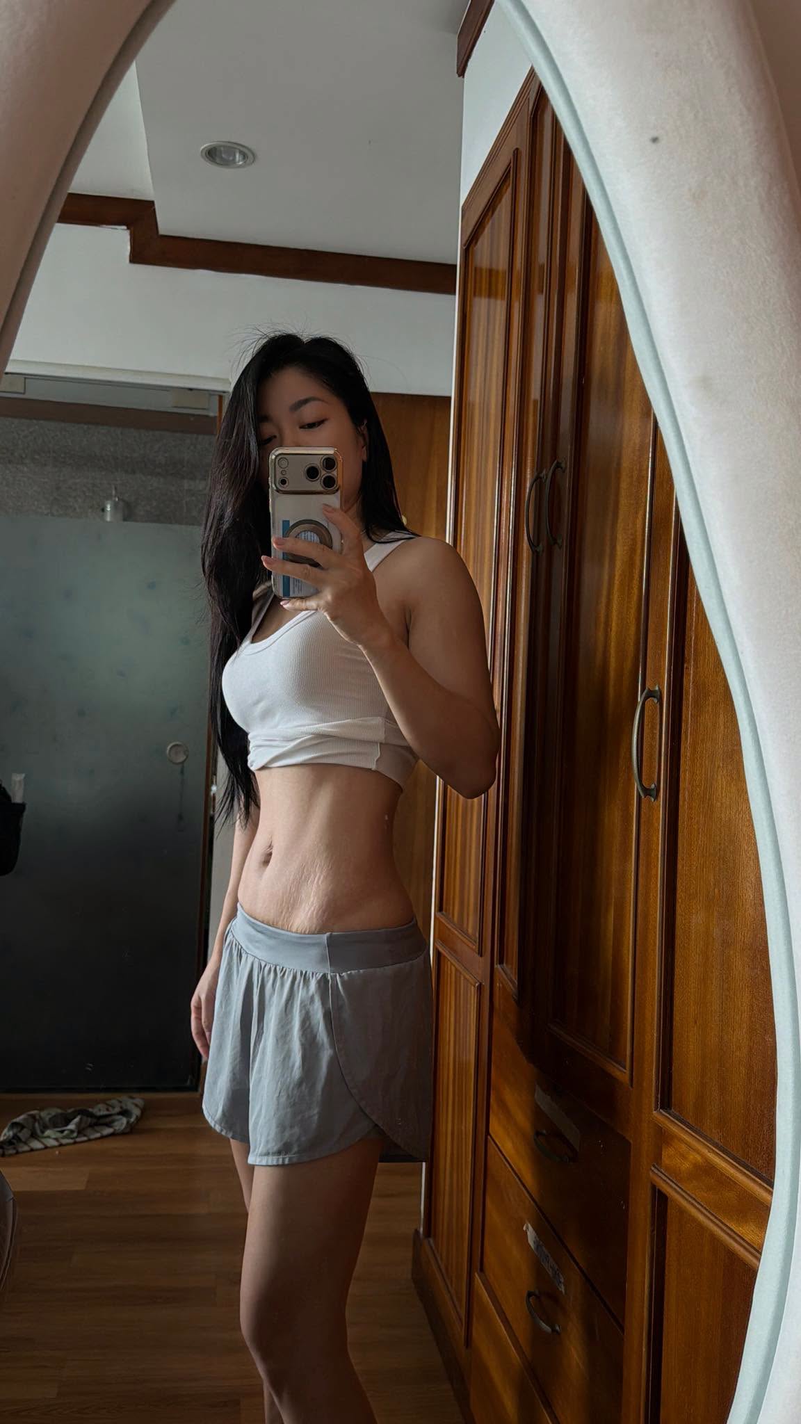 Hotmom Helen Nguyễn tiết lộ bí quyết giữ vòng eo 60cm sau 4 lần sinh nở: Tuyệt đối không nhịn ăn, tập kháng lực để giảm cân - Ảnh 4.