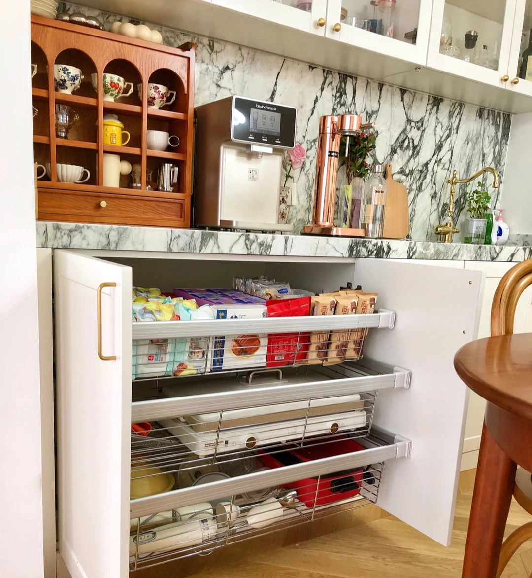 36 tuổi, độc thân và sống một mình trong căn hộ 150m²: Ngôi nhà khiến nhiều người nhận ra ở một mình vẫn có thể rất đủ đầy- Ảnh 13.