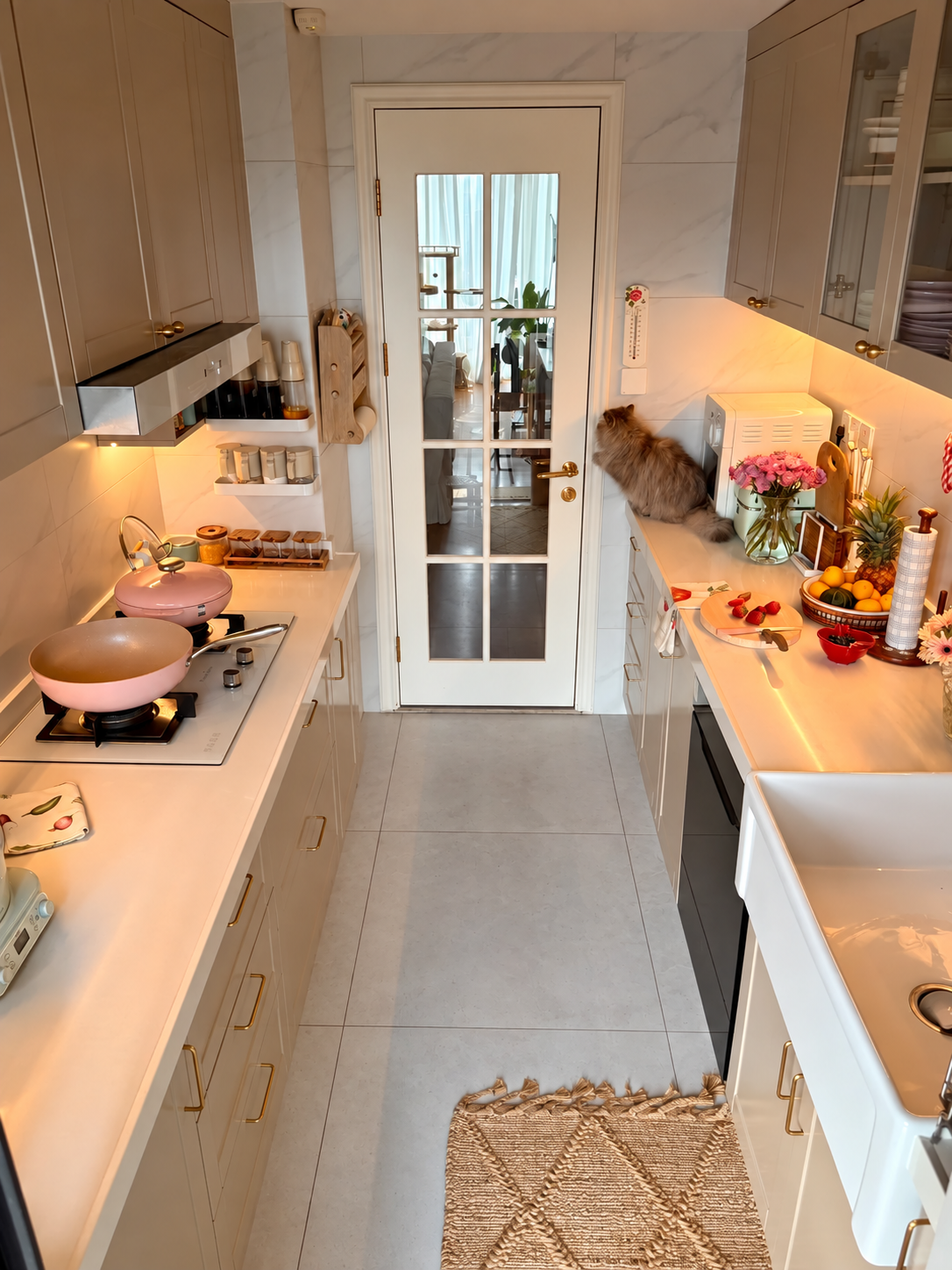 36 tuổi, độc thân và sống một mình trong căn hộ 150m²: Ngôi nhà khiến nhiều người nhận ra ở một mình vẫn có thể rất đủ đầy- Ảnh 19.