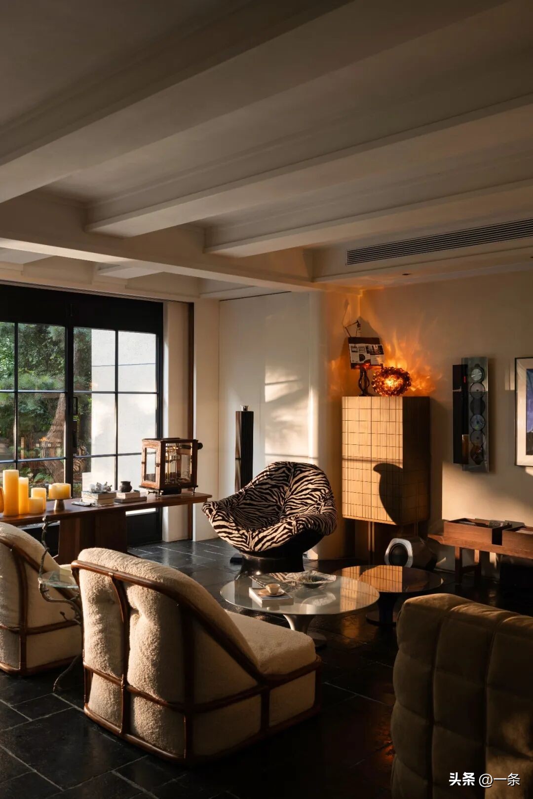 Sau khi giá nhà giảm mạnh, cặp vợ chồng quyết định không bán nữa: Họ biến căn nhà 300m² thành “bước đệm” cho tuổi 40- Ảnh 9.