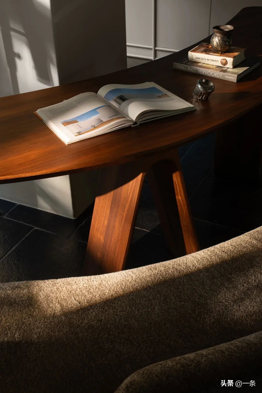Sau khi giá nhà giảm mạnh, cặp vợ chồng quyết định không bán nữa: Họ biến căn nhà 300m² thành “bước đệm” cho tuổi 40- Ảnh 12.