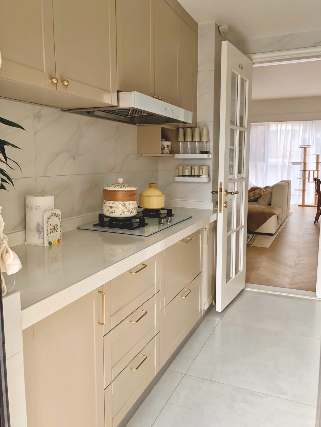 36 tuổi, độc thân và sống một mình trong căn hộ 150m²: Ngôi nhà khiến nhiều người nhận ra ở một mình vẫn có thể rất đủ đầy- Ảnh 20.