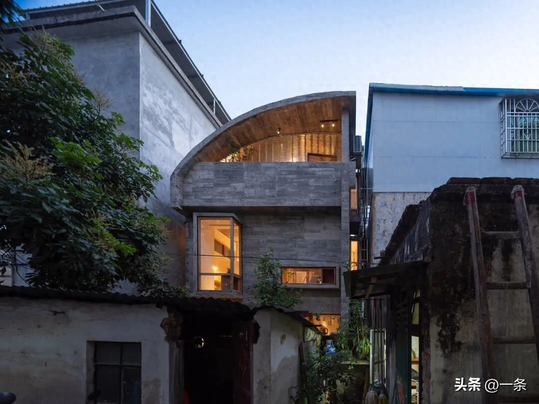 3 anh chị em thừa kế căn nhà tổ chỉ 44m², cải tạo thành nơi đủ rộng để 3 thế hệ có thể cùng chung sống- Ảnh 1.