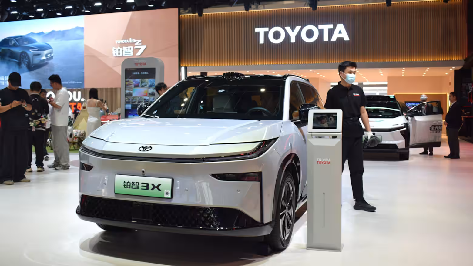 Toyota bất ngờ 'đổi bài', doanh nghiệp phụ tùng Nhật Bản ngậm ngùi thừa nhận: Không thể cạnh tranh với người Trung Quốc về giá - Ảnh 1.
