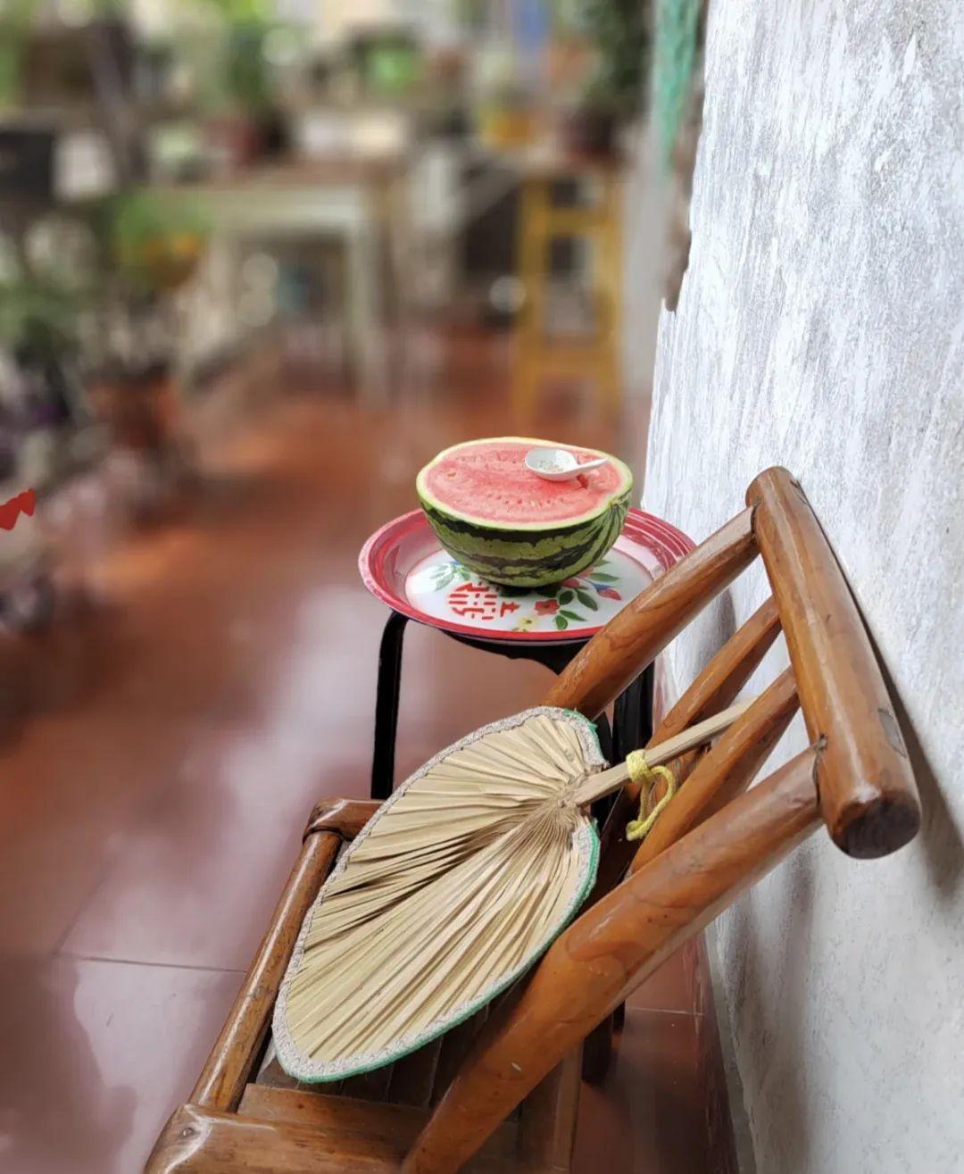 Người phụ nữ 60 tuổi sống một mình trong căn nhà hơn 40 năm: Bước vào bên trong mới hiểu vì sao bà không muốn sửa sang- Ảnh 8.