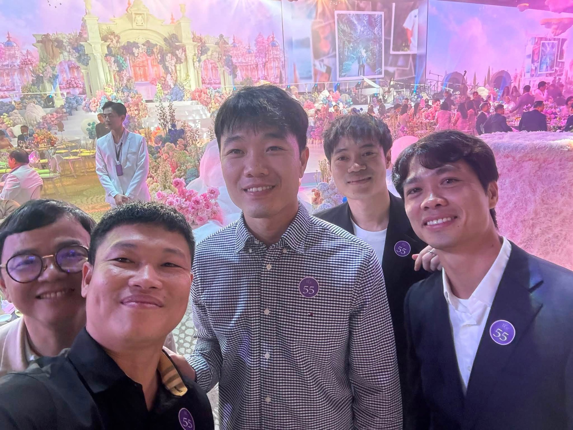 Công Phượng, Văn Toàn, Xuân Trường hội ngộ  - Ảnh 1.