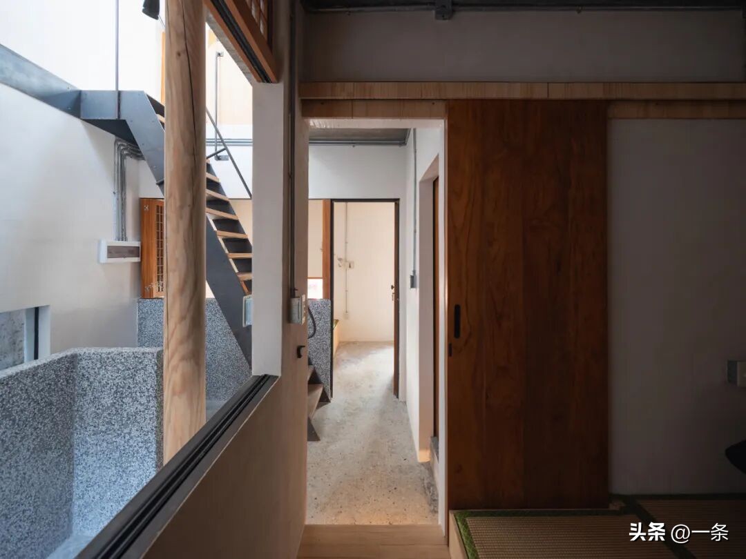 3 anh chị em thừa kế căn nhà tổ chỉ 44m², cải tạo thành nơi đủ rộng để 3 thế hệ có thể cùng chung sống- Ảnh 11.