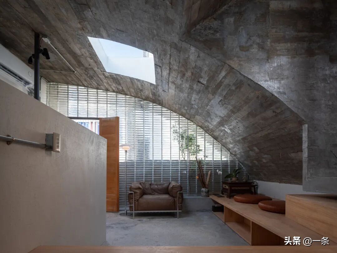 3 anh chị em thừa kế căn nhà tổ chỉ 44m², cải tạo thành nơi đủ rộng để 3 thế hệ có thể cùng chung sống- Ảnh 2.