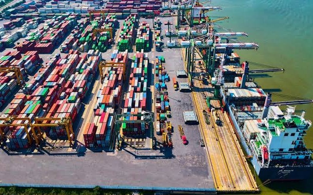 Lạ kỳ cảng biển có trị giá 11.000 tỷ đồng tại Hải Phòng: Cứ cuối quý lại tăng dựng đứng, vốn hoá gấp đôi công ty mẹ