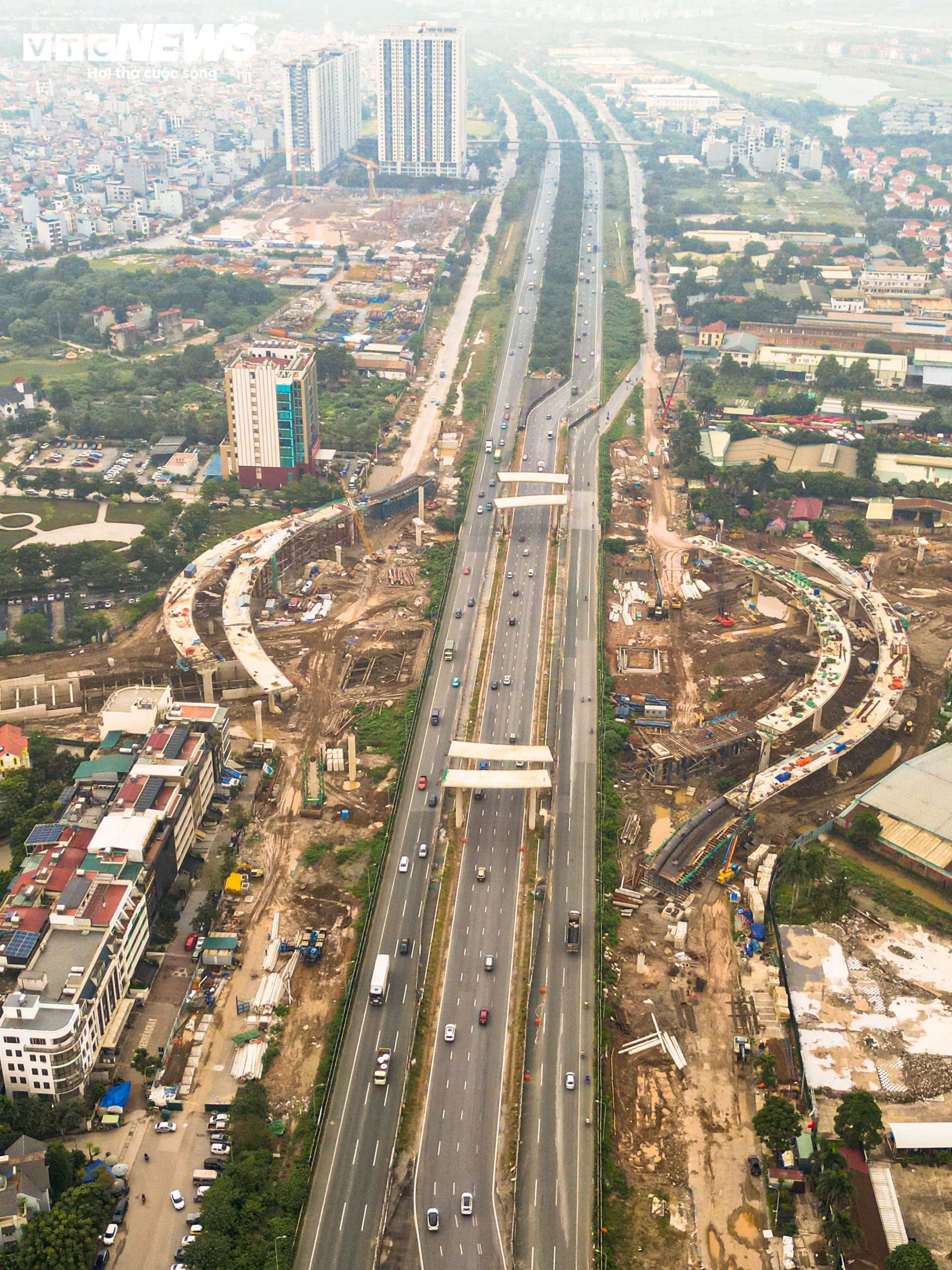 Nút giao nhiều tầng dần thành hình ở phía Tây Hà Nội- Ảnh 3.