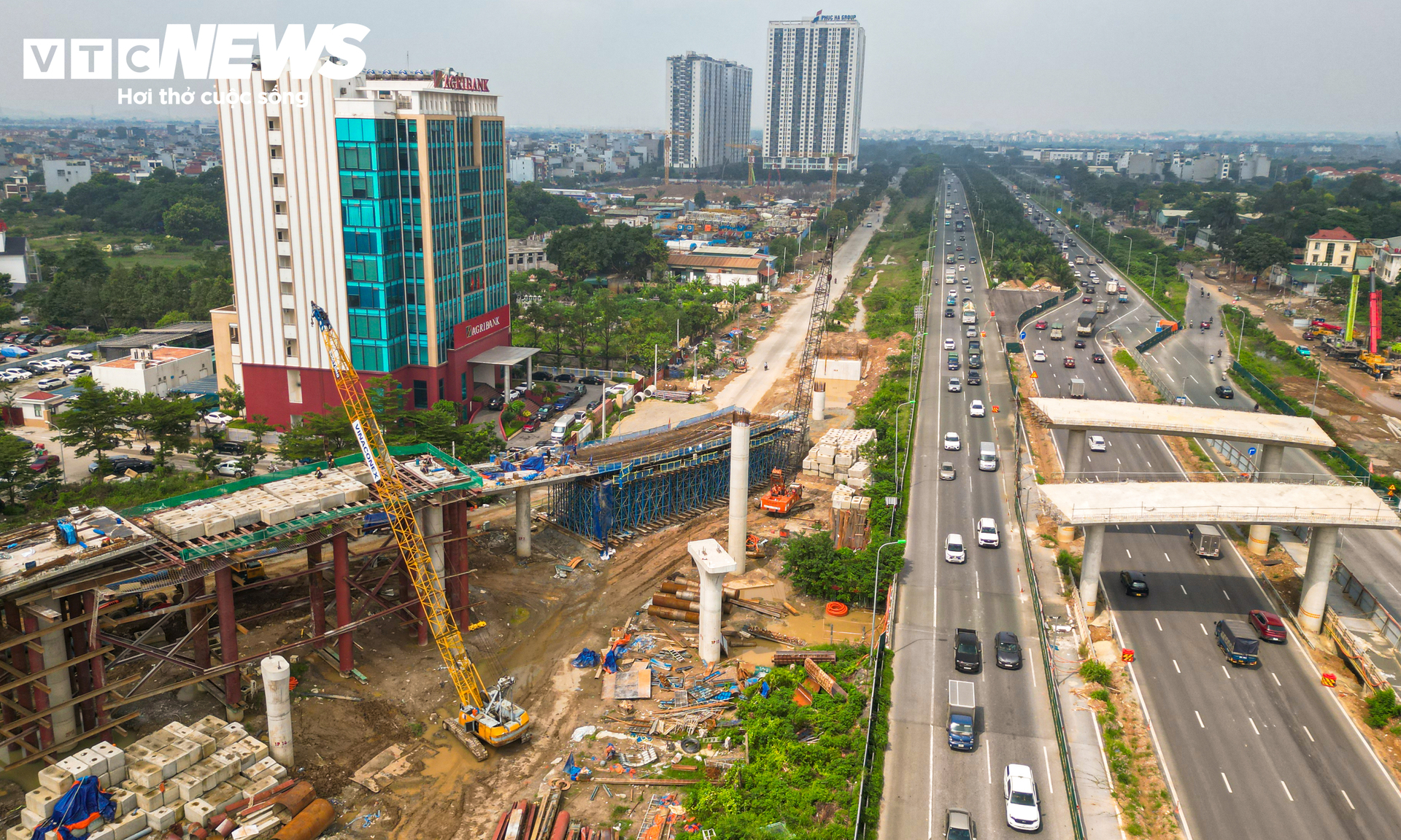 Nút giao nhiều tầng dần thành hình ở phía Tây Hà Nội- Ảnh 7.