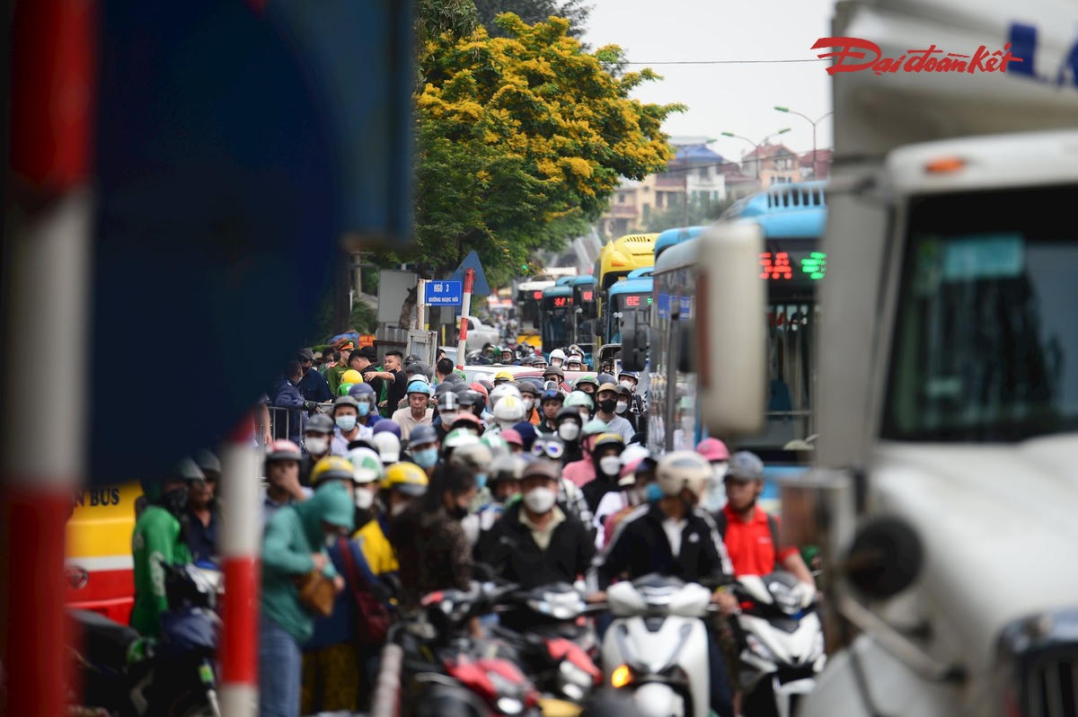 Hà Nội dùng Camera, GPS truy tìm nguyên nhân các điểm ùn tắc- Ảnh 1.
