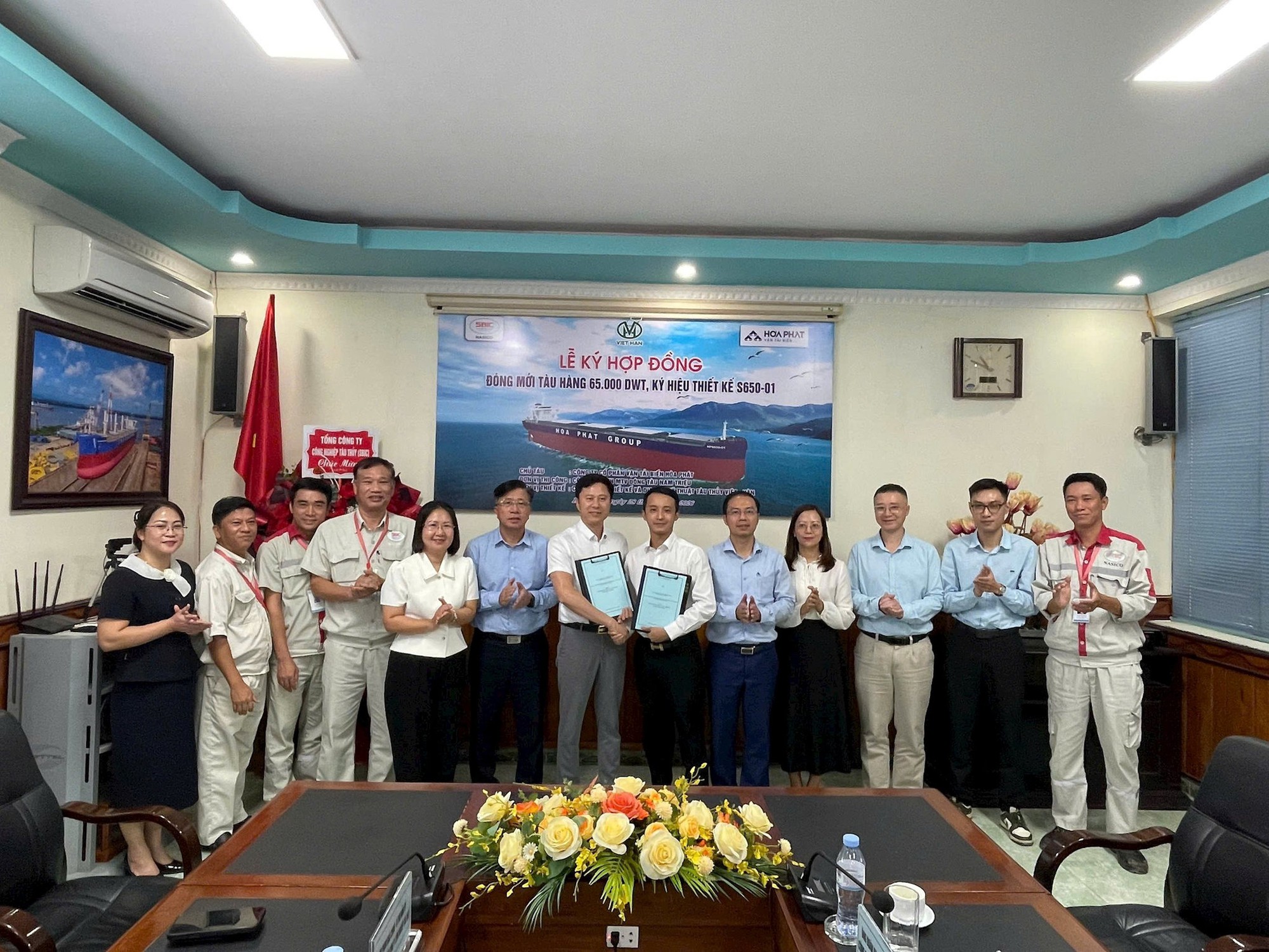 Doanh nghiệp của tỷ phú Trần Đình Long đặt đóng tàu 65.000 DWT thuộc loại lớn nhất từng được kỹ sư, công nhân Việt Nam trực tiếp đóng mới- Ảnh 1.
