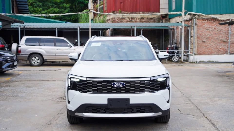 Loạt SUV hạng C đua nhau giảm giá: Nhiều mẫu giảm hàng trăm triệu đồng, gây áp lực với cả 'đàn em' B-SUV - Ảnh 3.
