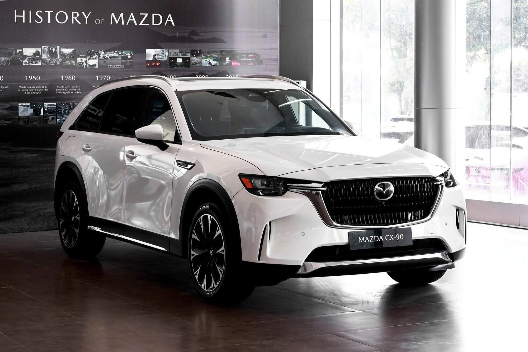 Mazda CX-90 giảm giá hơn 80 triệu tại đại lý: Bản PHEV còn 2,218 tỷ đồng, tăng sức cạnh tranh Palisade, Teramont - Ảnh 2.