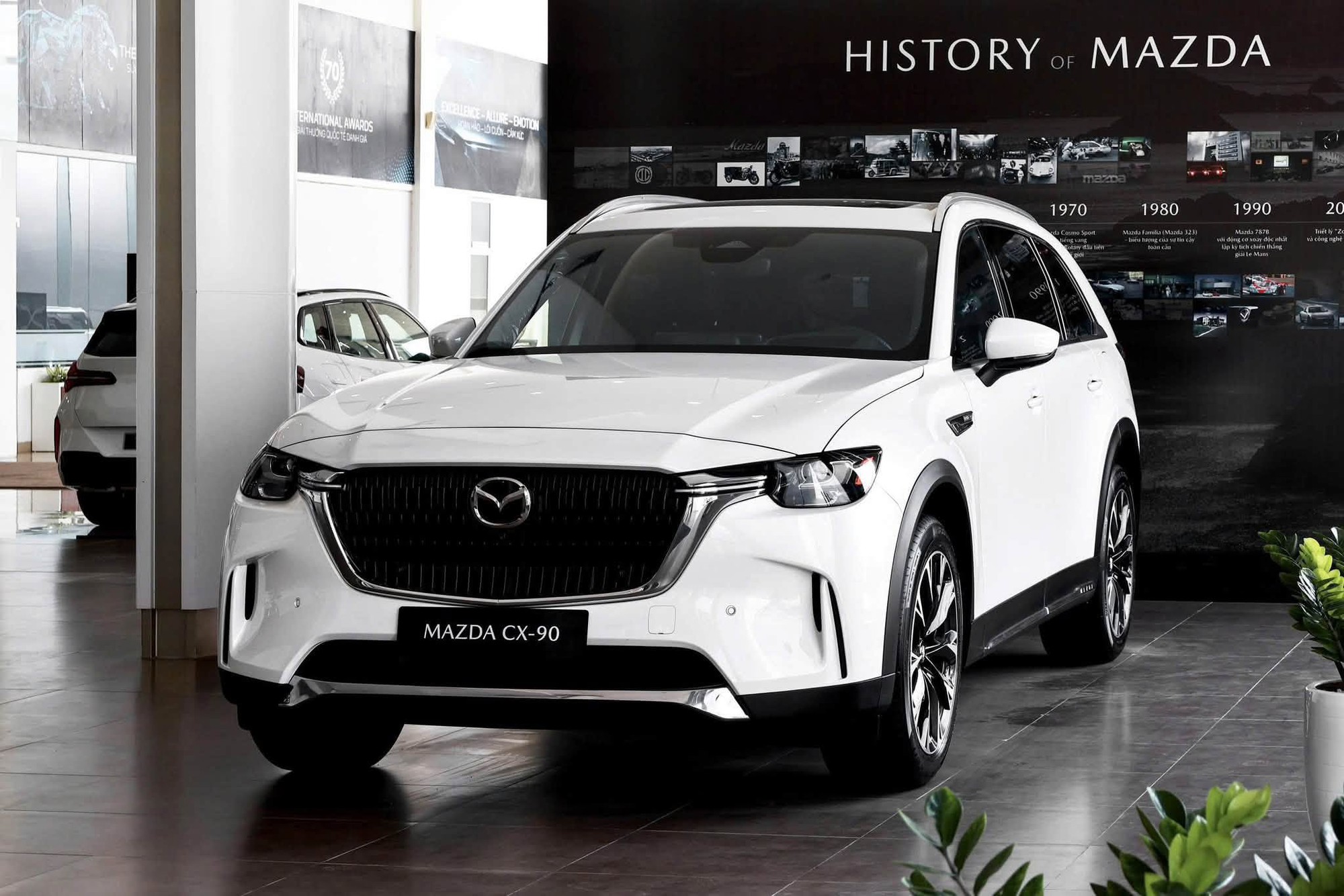 Mazda CX-90 giảm giá hơn 80 triệu tại đại lý: Bản PHEV còn 2,218 tỷ đồng, tăng sức cạnh tranh Palisade, Teramont - Ảnh 8.