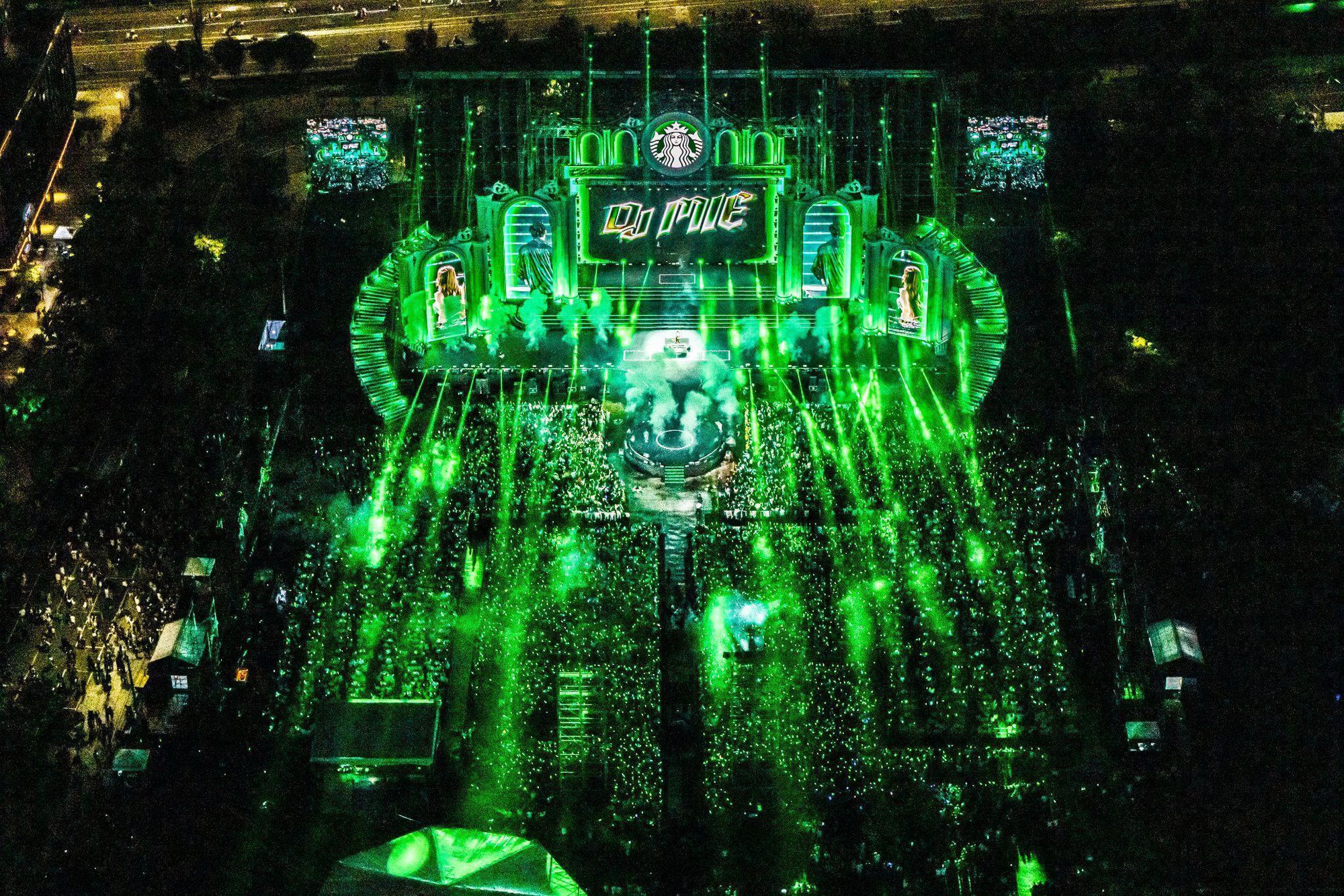 Từ Fast-track đến biển lightstick: Trải nghiệm đi concert siêu khác biệt của chủ thẻ SACOMBANK Visa - Ảnh 11.