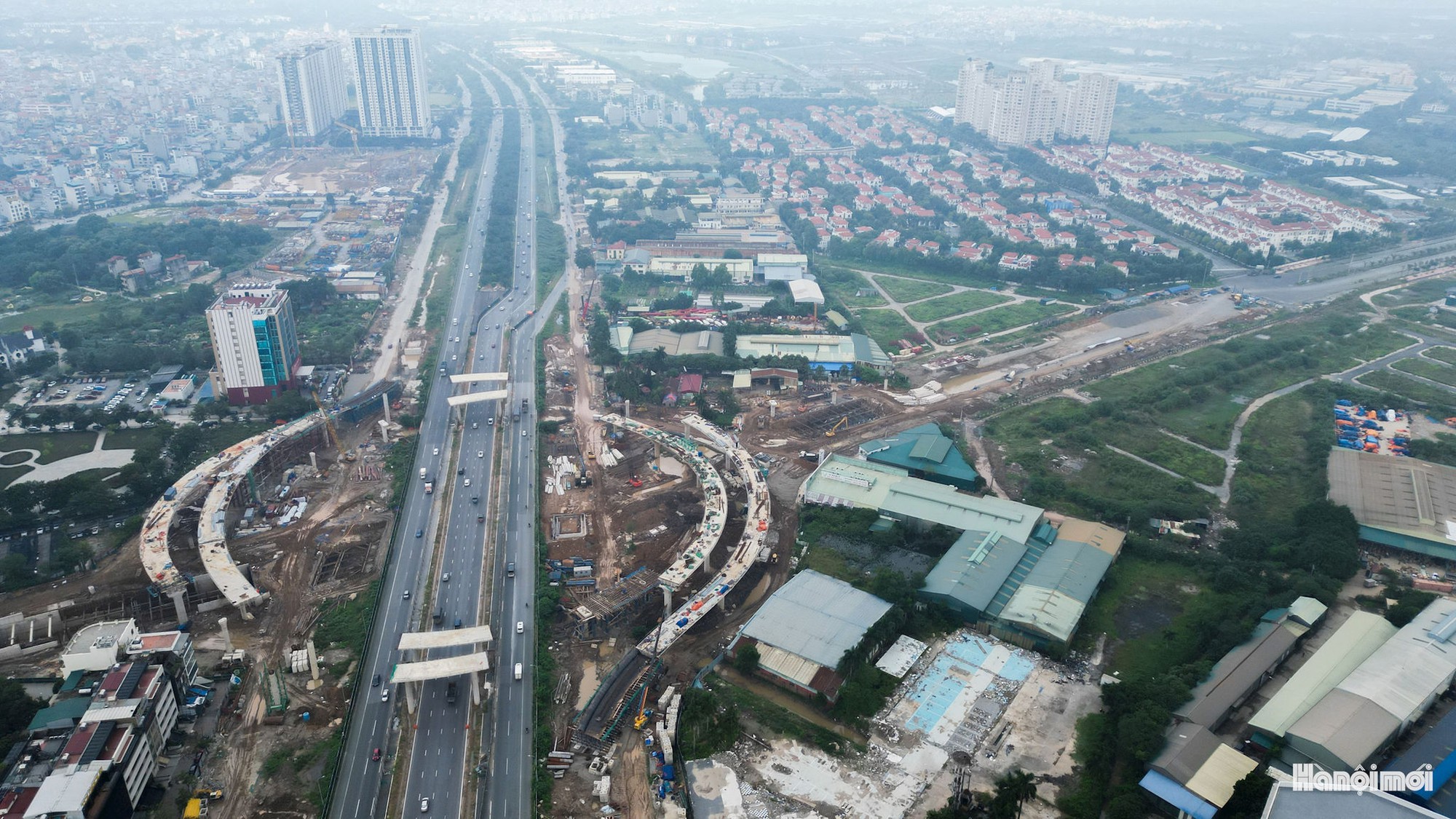 Cận cảnh nút giao nhiều tầng đang thành hình ở phía Tây Hà Nội- Ảnh 13.