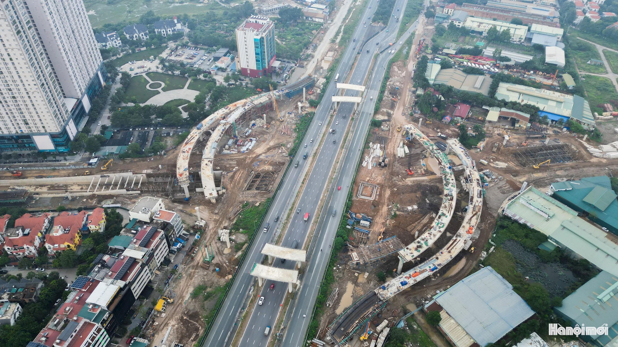 Cận cảnh nút giao nhiều tầng đang thành hình ở phía Tây Hà Nội- Ảnh 5.