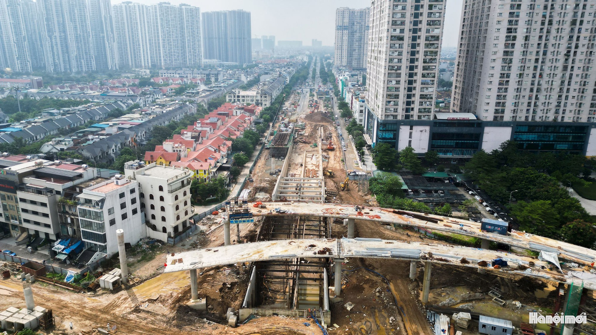 Cận cảnh nút giao nhiều tầng đang thành hình ở phía Tây Hà Nội- Ảnh 3.