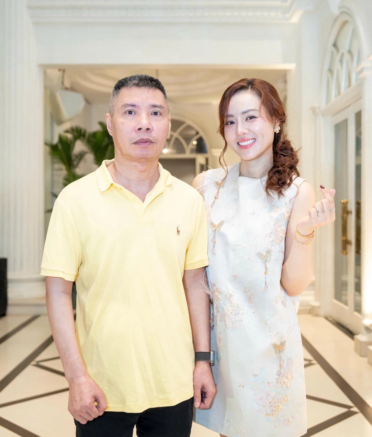 Vợ kém 15 tuổi của NSND Công Lý bị "Hồng Hài Nhi" rủ đi hẹn hò- Ảnh 2.