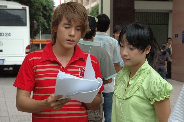 Nam diễn viên đình đám mở xe cà phê trên đường Bùi Đình Tuý, phường Bình Thạnh- Ảnh 1.