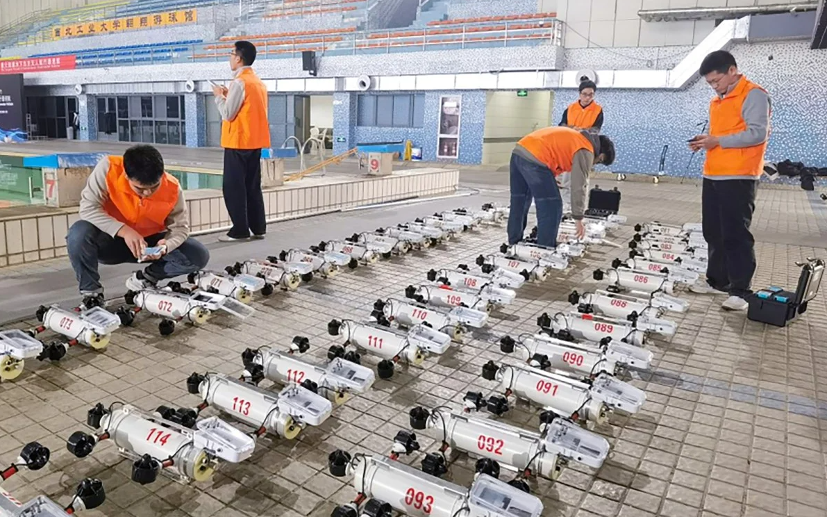 Phát hiện Trung Quốc thả đồng loạt 116 drone 5 kg xuống nước, di chuyển được 30 km suốt hơn 8 giờ, lập kỷ lục thế giới
