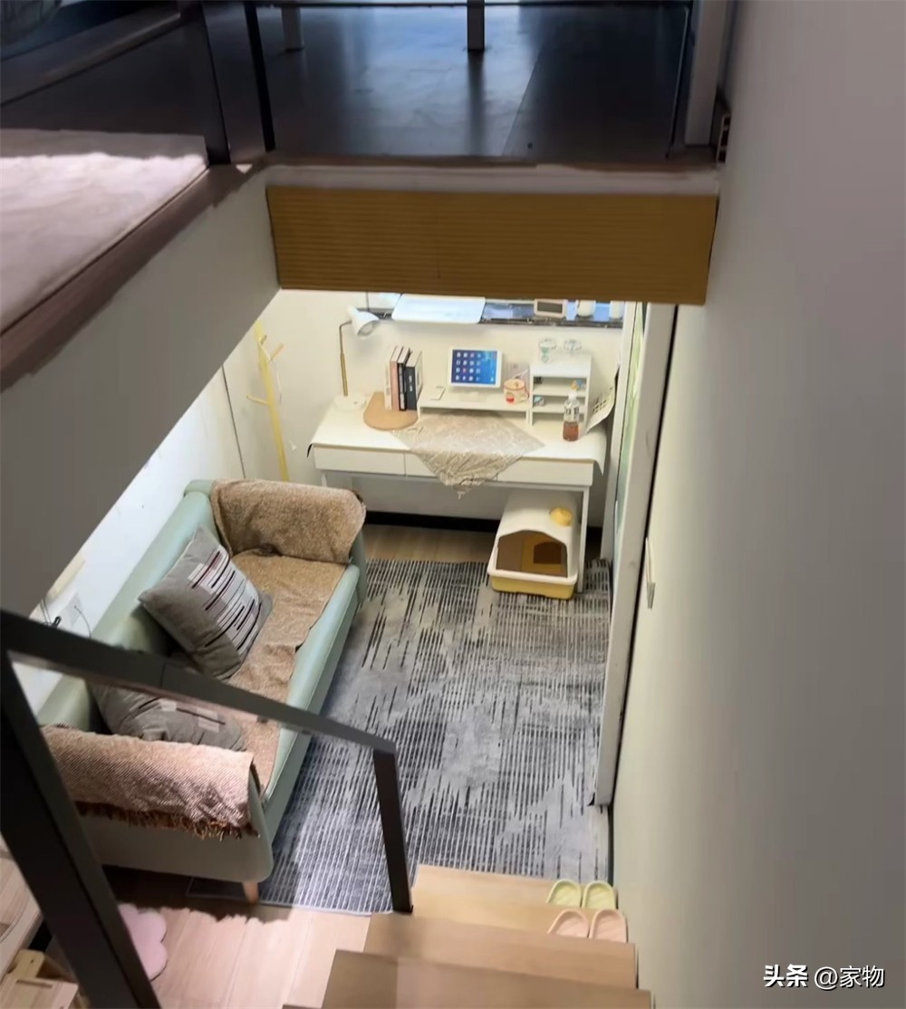 Căn hộ chỉ 15m² nhưng vẫn chia được 2 tầng: Phòng khách, bếp và giường đôi đều không thiếu- Ảnh 7.