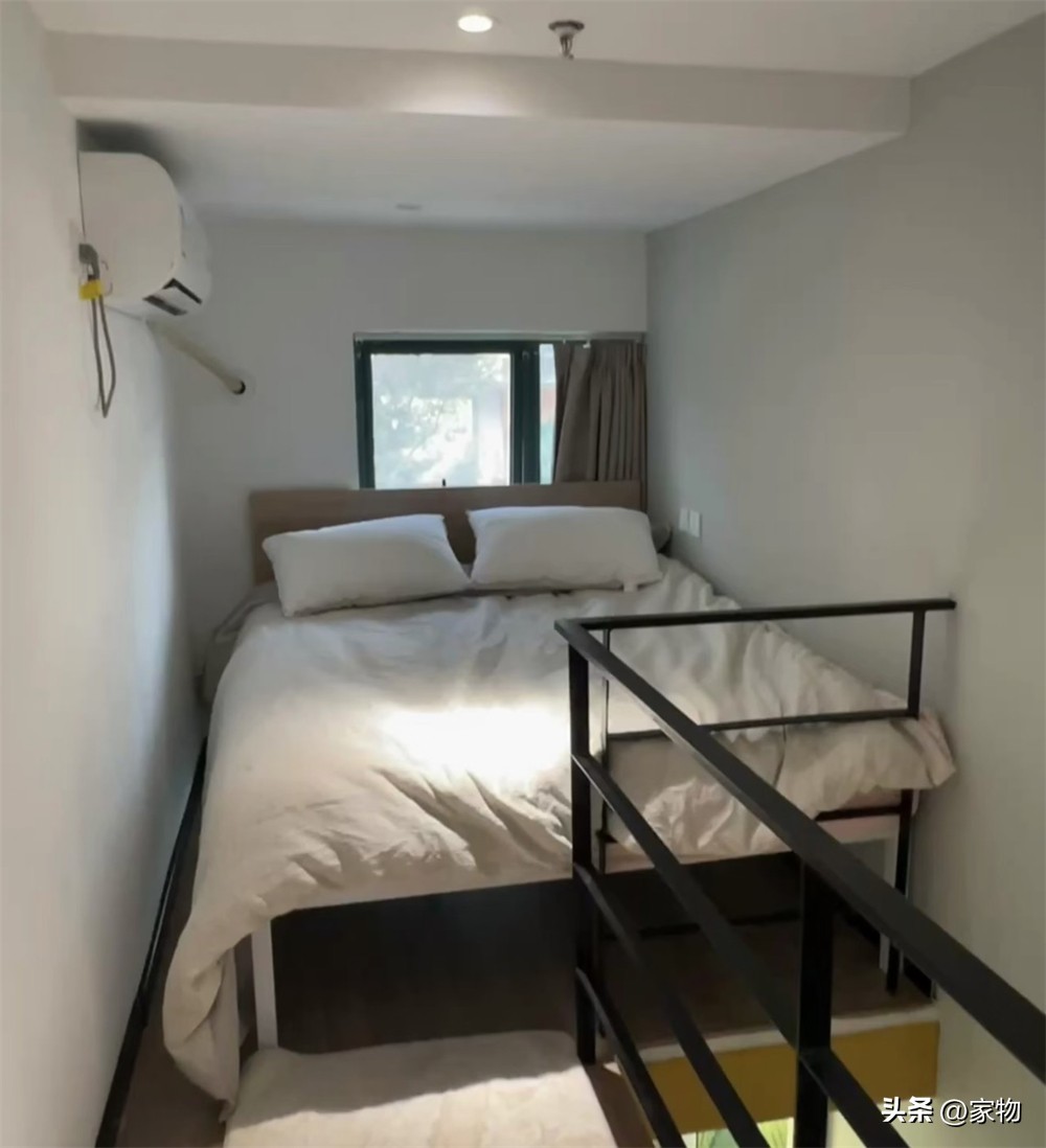 Căn hộ chỉ 15m² nhưng vẫn chia được 2 tầng: Phòng khách, bếp và giường đôi đều không thiếu- Ảnh 8.