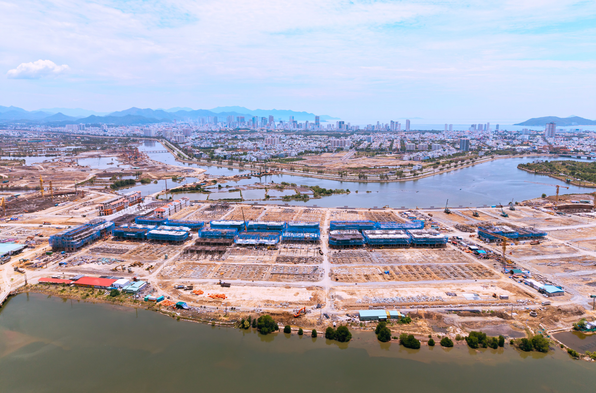 Ngắm đại dự án của Sun Group nối 3 hòn đảo đầu tiên ở Việt Nam: Rộng 227 ha, giáp trung tâm hành chính và phố không ngủ bên sông- Ảnh 6.