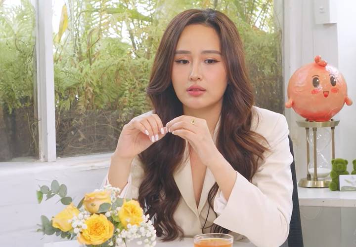 Hoa hậu giàu bậc nhất Việt Nam 38 chưa chồng con, đăng status dài 6 chữ- Ảnh 1.