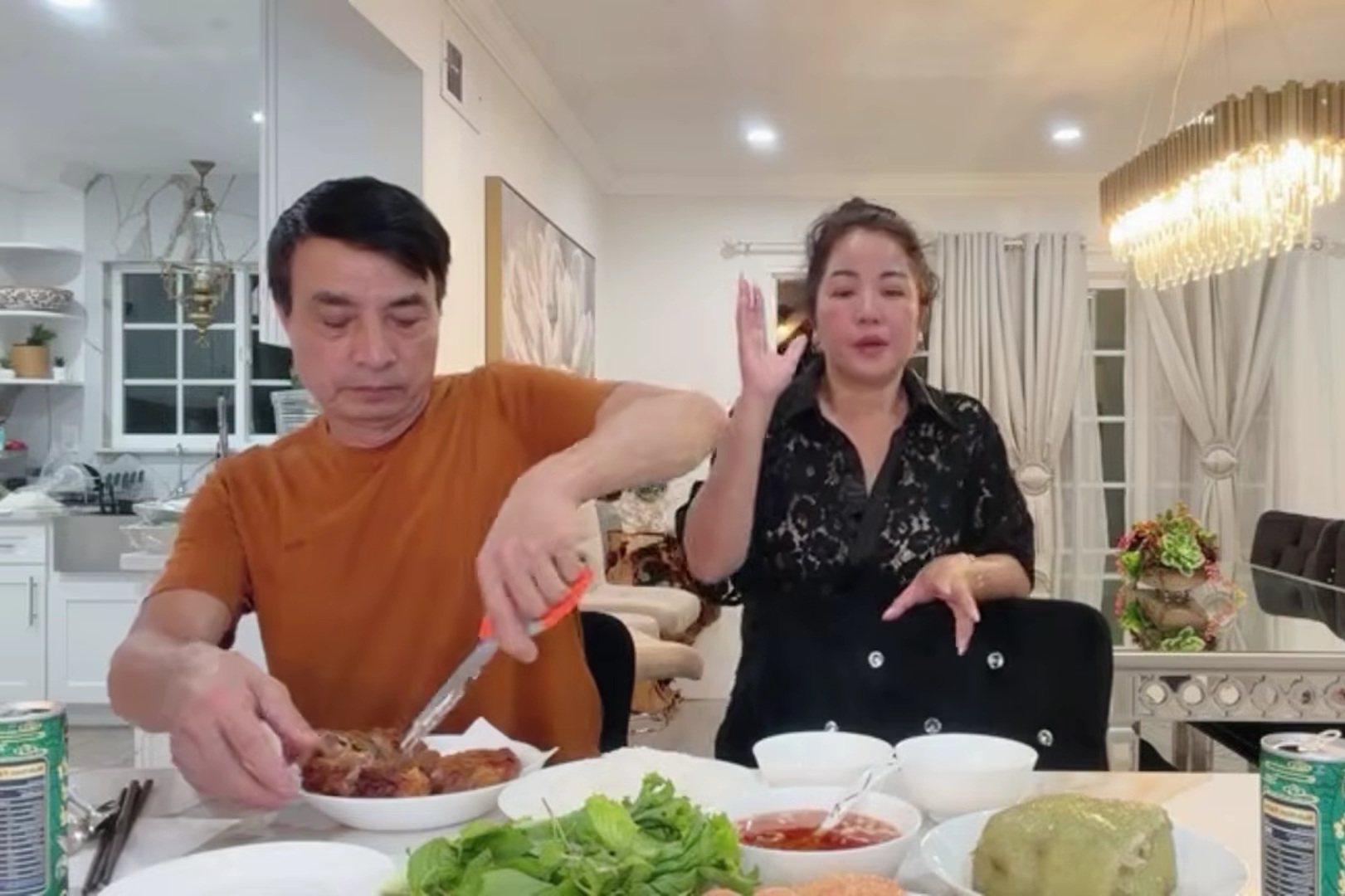 "Bé Xuân Mai bảo Tuấn Cảnh: Cha ơi đừng đi làm nữa, để con đi hát kiếm tiền nuôi cha" - Ảnh 2.