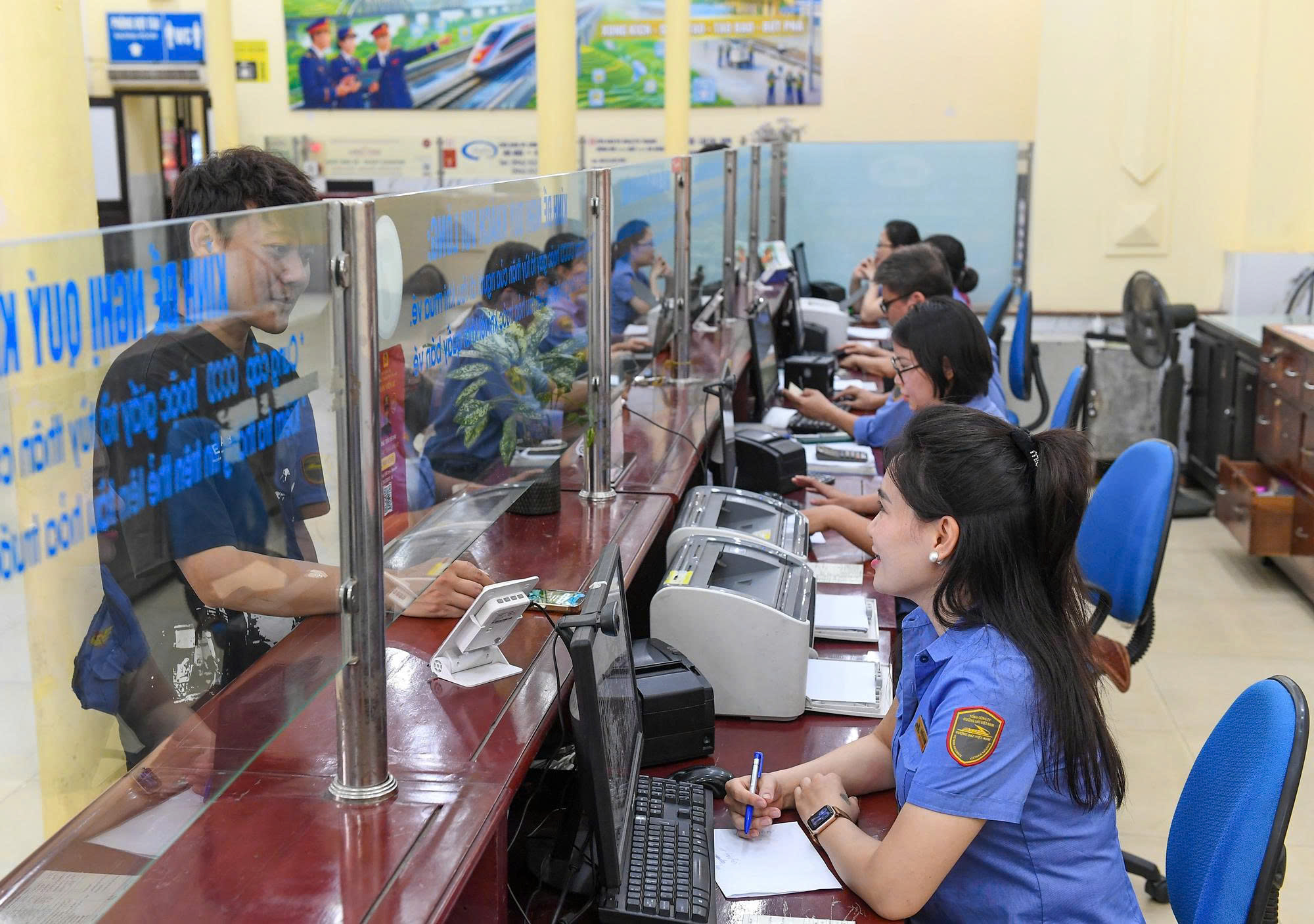 Vé máy bay, vé tàu Tết Đinh Mùi 2027 mở bán - Ảnh 3.