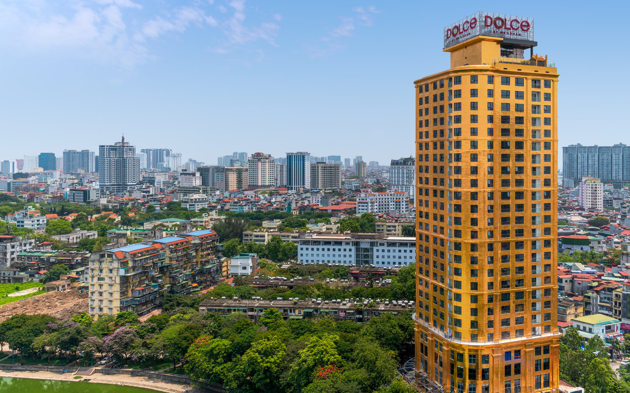 Việt Nam có 1 khách sạn dát vàng 24K từ trong ra ngoài, đặc biệt với món "thịt bò dát vàng" được báo Tây nhắc đến: Từng được đại gia Đường "bia" rao bán 250 triệu USD
